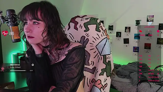 deadlysweet online show from November 13, 1:15 am