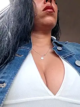 Emily Wane online show from May 13, 5:08 pm