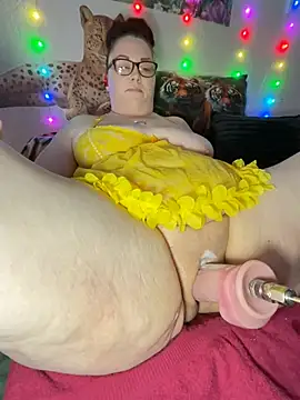 fatfabulous1981 online show from May 14, 11:10 pm