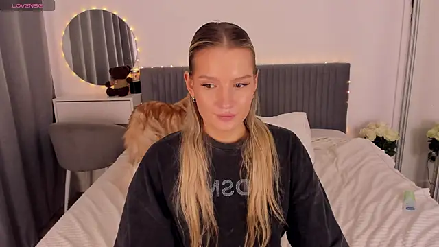 CassieRayss online show from May 25, 3:00 pm