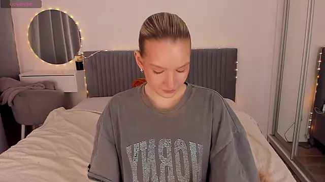 CassieRayss online show from April 28, 2:21 pm