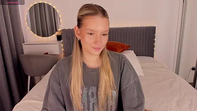 CassieRayss online show from May 19, 12:01 pm