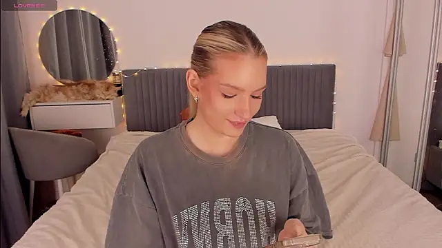 CassieRayss online show from February 24, 12:48 pm