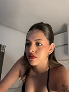 martina duque  online show from February 12, 6:53 pm