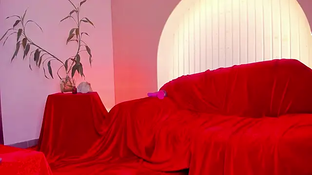 martina duque  online show from April 29, 6:35 pm