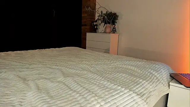 Rachel Rey online show from December 18, 6:34 pm