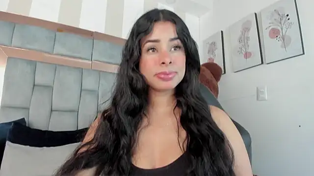 emma castilloo online show from January 31, 9:46 pm