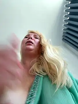 EmmaInLove23 online show from October 14, 7:55 am