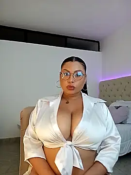 Snapshot of Helleamazing chatting on October 9, 3:21 am Helleamazing online show from October 9, 3:21 am