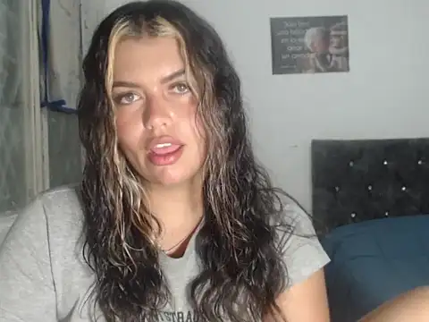 Snapshot of sweetkitty_16 chatting on September 24, 3:49 am sweetkitty 16 online show from September 24, 3:49 am