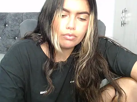 sweetkitty 16 online show from April 1, 7:11 pm