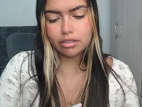 sweetkitty 16 online show from April 8, 9:06 pm