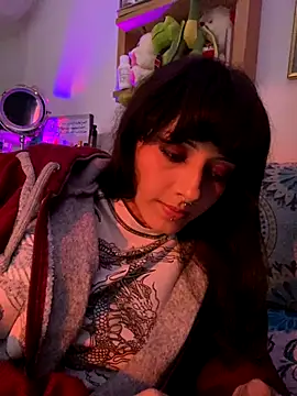 LiliJones  online show from December 5, 5:58 pm