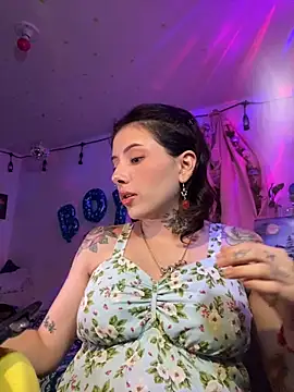LiliJones  online show from May 26, 10:20 pm