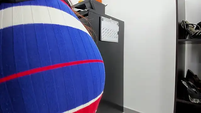 Luna Dumont online show from November 10, 12:00 pm