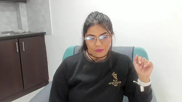 Luna Dumont online show from December 20, 11:25 am