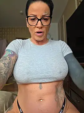 EmilyDiazofficial online show from May 20, 12:57 pm