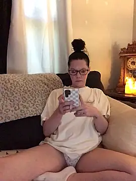 SidneyRaee online show from April 21, 3:08 pm