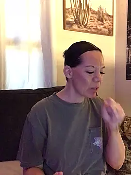 Snapshot of SidneyRaee chatting on October 2, 5:29 pm SidneyRaee online show from October 2, 5:29 pm