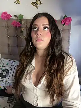 Jullieetta online show from May 22, 7:56 pm