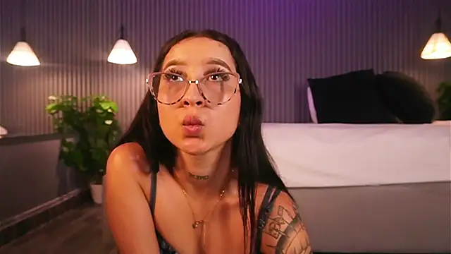 EriKlein online show from April 7, 7:16 pm