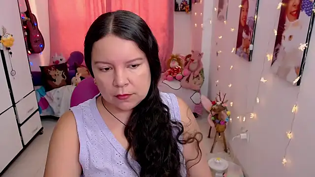 claryssa  online show from May 17, 8:52 pm