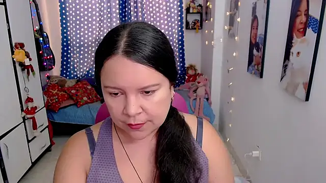 claryssa  online show from January 8, 8:24 pm