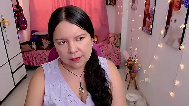 claryssa  online show from May 7, 10:02 pm