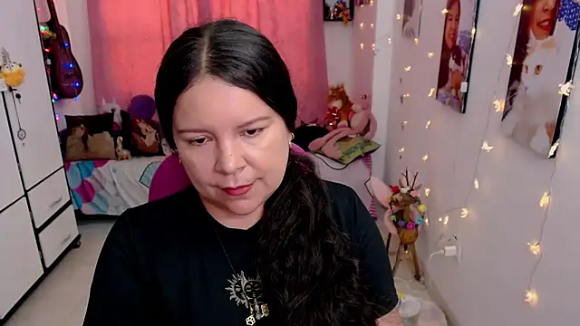 claryssa  online show from May 22, 9:46 pm