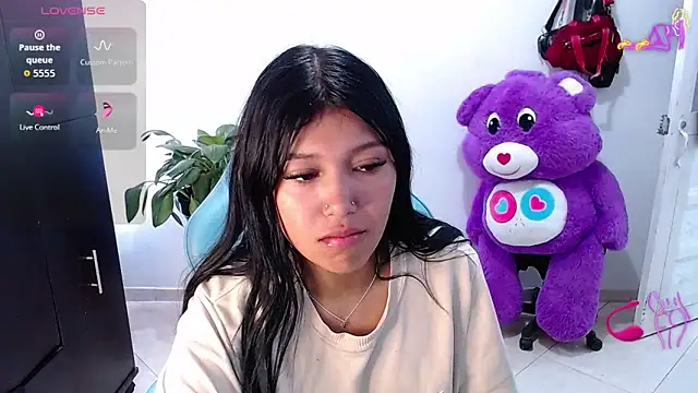 emily rosse04 online show from May 14, 1:39 pm