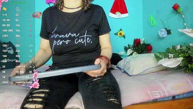 SheraHadee online show from December 17, 5:00 am