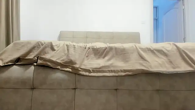 Hottalicia2 online show from February 13, 3:35 pm