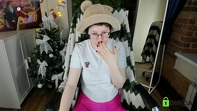 Melissa Wells online show from December 19, 8:45 pm