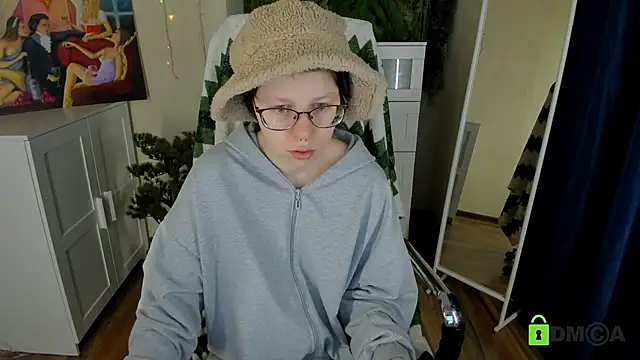 Melissa Wells online show from December 14, 2:12 pm