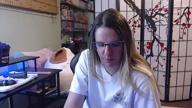 Sarahtineke online show from February 3, 4:32 am