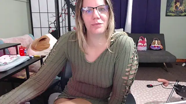 Sarahtineke online show from October 21, 2:10 pm