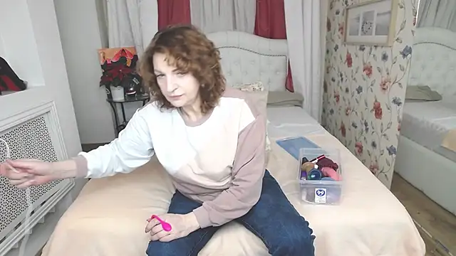 AmiHotGranny online show from April 10, 1:17 pm