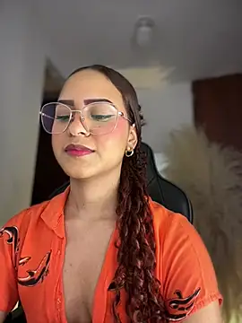 gretta kler1 online show from May 3, 10:35 pm