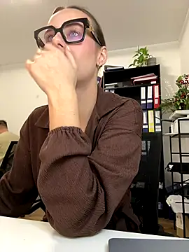 Hii Lolla online show from December 17, 3:16 pm