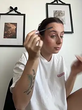 Hii Lolla online show from January 18, 11:06 am