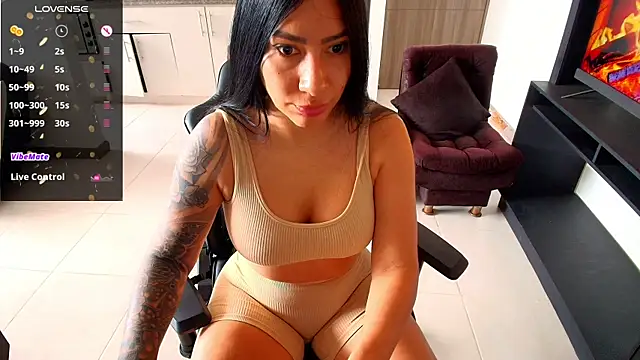 Pamela-fit online show from May 18, 7:42 pm