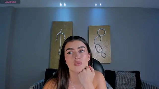 PaulinaSantos  online show from May 11, 7:33 pm