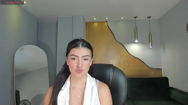 PaulinaSantos  online show from May 19, 7:43 pm