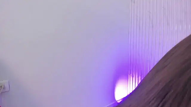 Mell Saenz online show from November 17, 3:46 pm