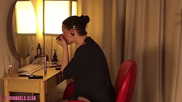 SophieCharm online show from May 4, 3:43 am