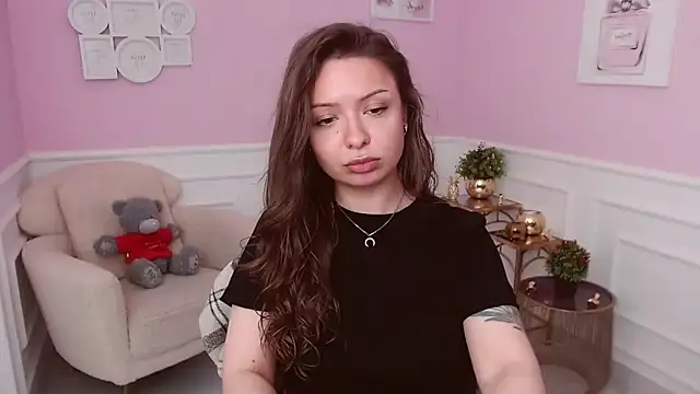 LucySkilar online show from May 12, 5:59 am