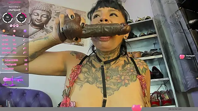 SaraMartins00 online show from May 18, 7:42 pm