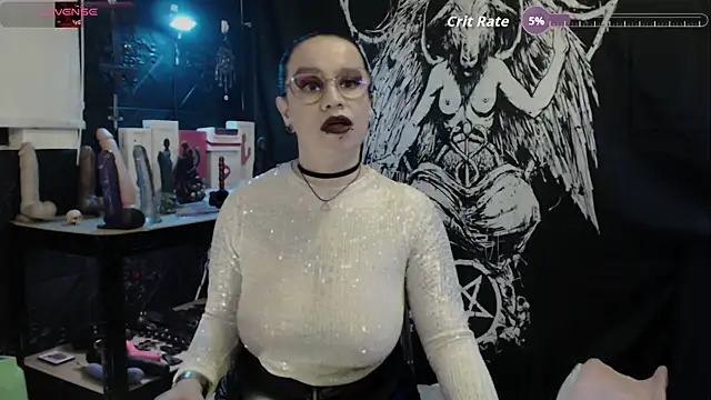 Snapshot of Evil_Queen_666 chatting on September 25, 10:03 am Evil Queen 666 online show from September 25, 10:03 am