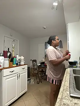 ebonyred online show from May 7, 1:26 pm