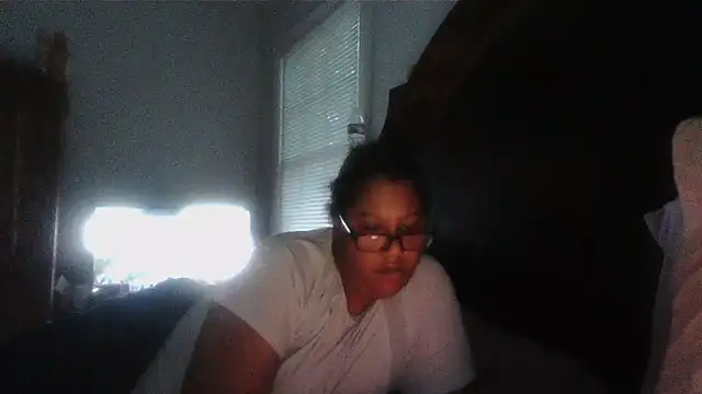 ebonyred online show from May 17, 12:21 am